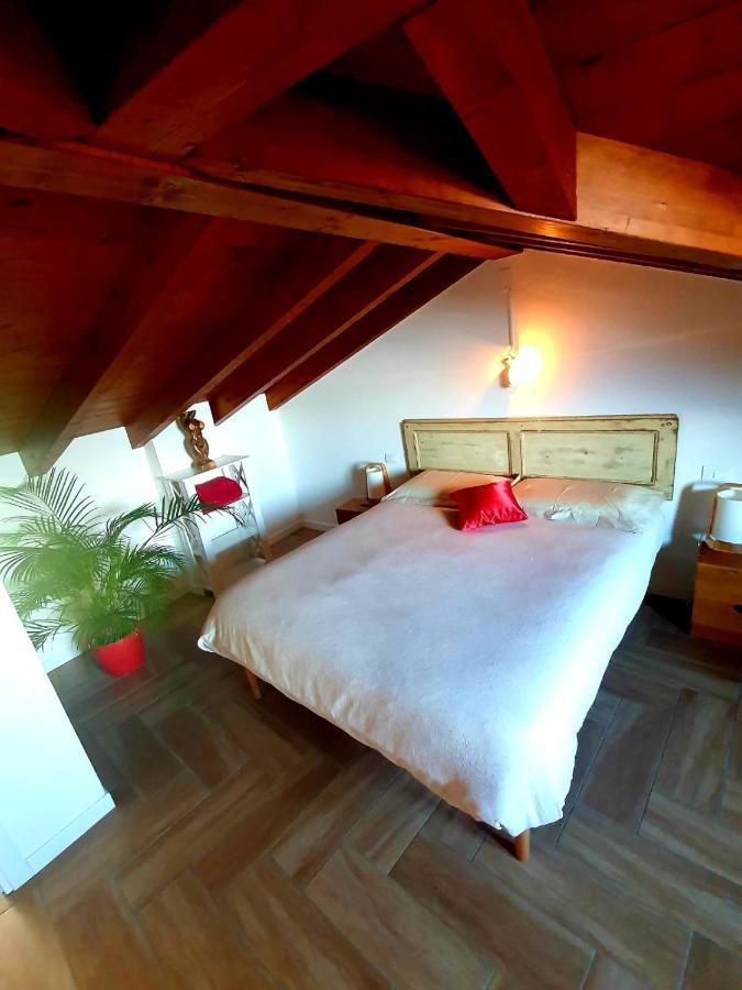 la maison des artistes Ghiffa Extérieur photo
