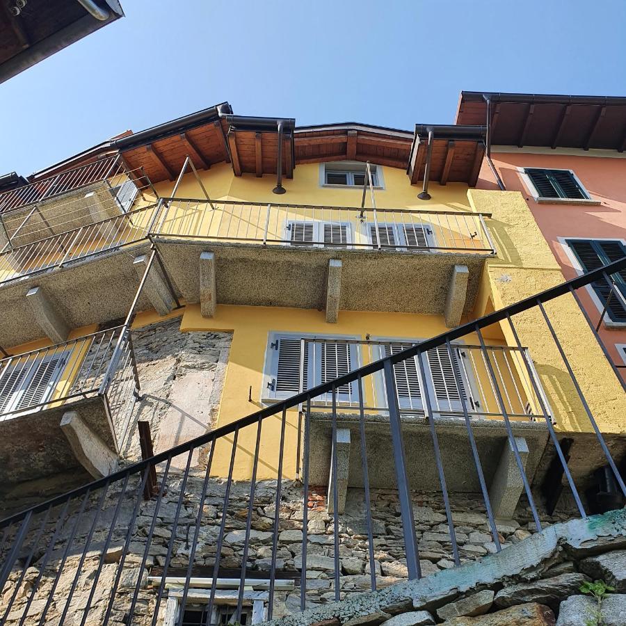 la maison des artistes Ghiffa Extérieur photo
